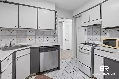 Kitchen - 160 Glenn Ave, Mobile, AL 36606 photo 1 of 1