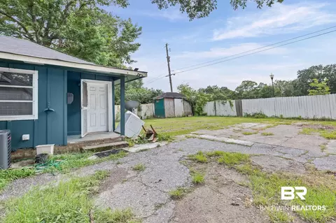 Exterior - 160 Glenn Ave, Mobile, AL 36606 photo 2 of 3