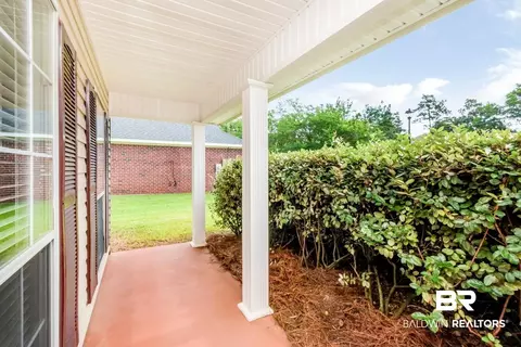Exterior - 2136 Spring Grove Ct, Mobile, AL 36695 photo 2 of 10