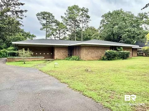 605 E Cumberland Rd, Mobile, AL 36608