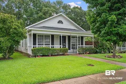 25 Cottage Dr, Fairhope, AL 36532