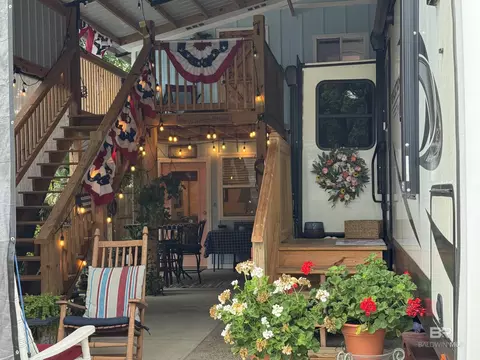 730 Buena Vista Dr, Lillian, AL 36549