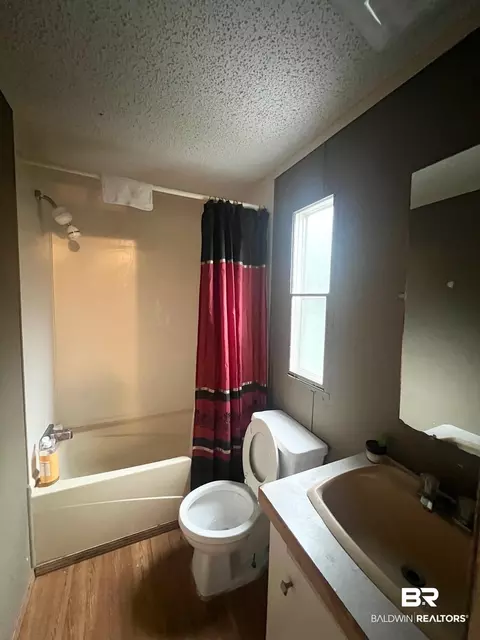 Bath - 9512 Redfish Dr, Elberta, AL 36530 photo 1 of 3