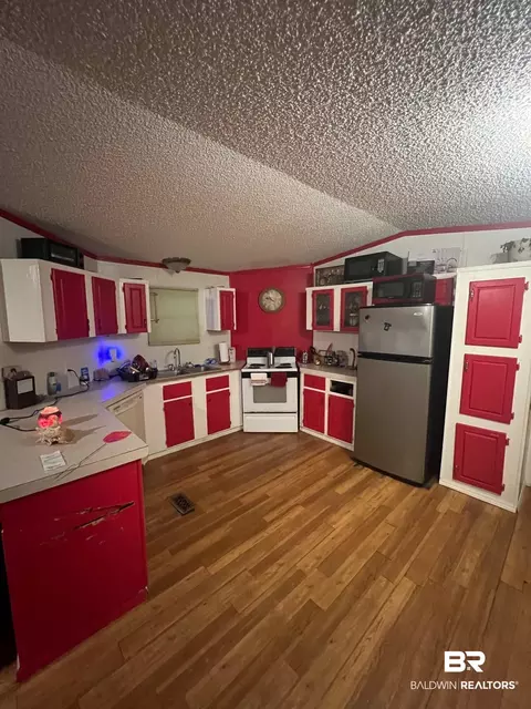 Kitchen - 9512 Redfish Dr, Elberta, AL 36530 photo 1 of 1
