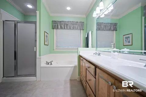 Bath - 9446 Sable Ct, Daphne, AL 36526 photo 2 of 3