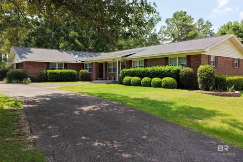154 Perry Ln, Atmore, AL 36502