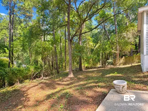 Exterior - 104 Crestview Cir, Daphne, AL 36526 photo 4 of 5