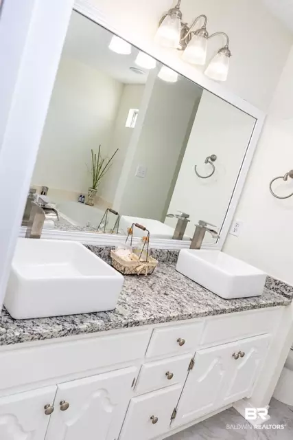 Bath - 104 Crestview Cir, Daphne, AL 36526 photo 2 of 3