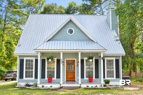Exterior - 104 Crestview Cir, Daphne, AL 36526 photo 2 of 5