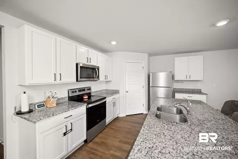 Kitchen - 32030 Terranova Loop, Lillian, AL 36549 photo 1 of 2