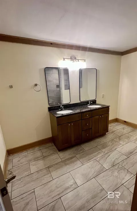 Bath - 29685 Gardner Rd, Elberta, AL 36530 photo 3 of 3
