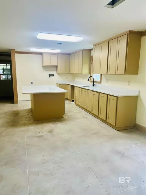 Kitchen - 29685 Gardner Rd, Elberta, AL 36530 photo 1 of 1