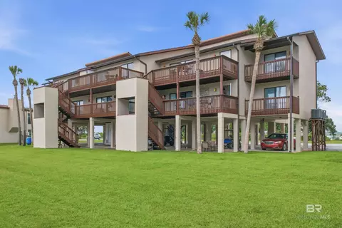 3992 Spinnaker Dr #202, Gulf Shores, AL 36542