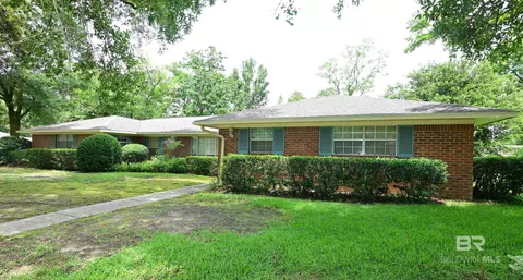 69 Paddock Dr, Fairhope, AL 36532