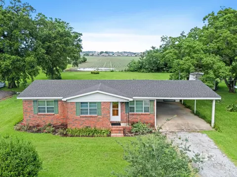 1078 S Magnolia St, Loxley, AL 36551