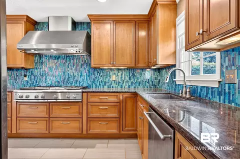 Kitchen - 1251 Spring Valley Dr, Mobile, AL 36693 photo 4 of 6