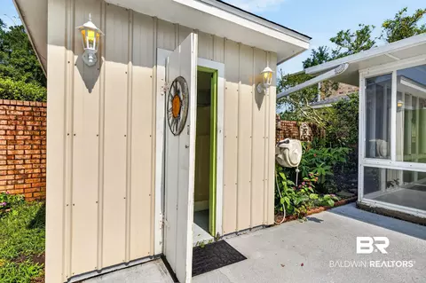Exterior - 1251 Spring Valley Dr, Mobile, AL 36693 photo 9 of 14