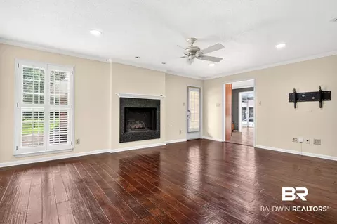 Living - 1251 Spring Valley Dr, Mobile, AL 36693 photo 2 of 4