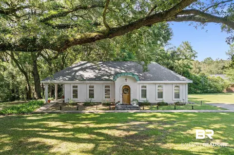 8617 Dyer Rd, Fairhope, AL 36532