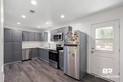 Kitchen - 6879 Emory Dr, Mobile, AL 36619 photo 3 of 3