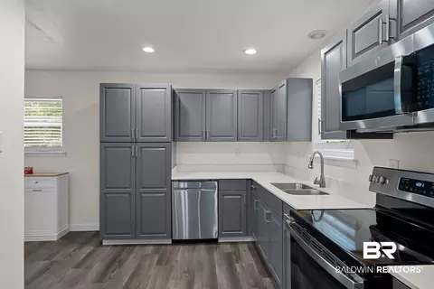 Kitchen - 6879 Emory Dr, Mobile, AL 36619 photo 1 of 3