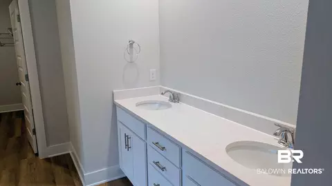 Bath - 23091 Bushel Dr, Fairhope, AL 36532 photo 1 of 5