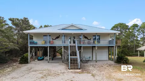 6802 Palmetto Dr, Gulf Shores, AL 36542