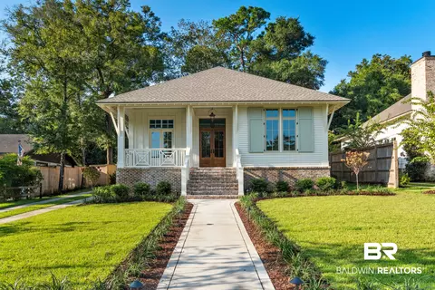 214 Tensaw Ave, Fairhope, AL 36532