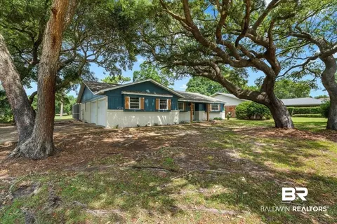 1409 E Fairway Dr, Gulf Shores, AL 36542