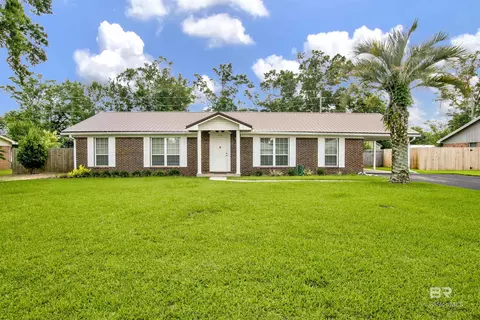 413 W Palm Ave, Foley, AL 36535