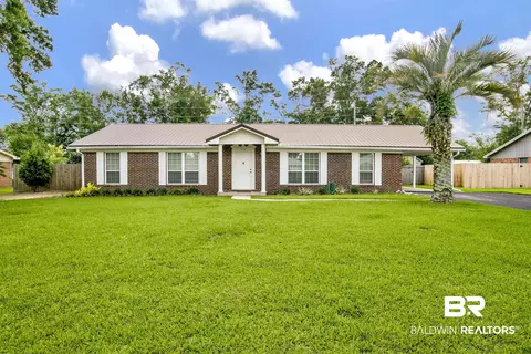 413 W Palm Ave, Foley, AL 36535