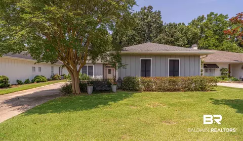 105 Oak Bend Ct, Fairhope, AL 36532
