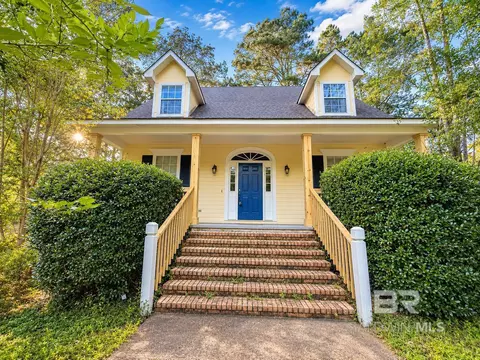 105 Blackthorne Cir, Daphne, AL 36526