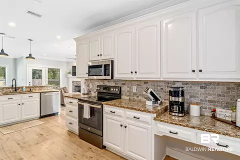 Kitchen - 9392 Sanibel Loop, Daphne, AL 36526 photo 2 of 2