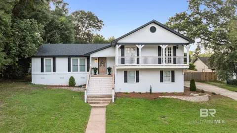 6058 N Highland Woods Dr, Mobile, AL 36608