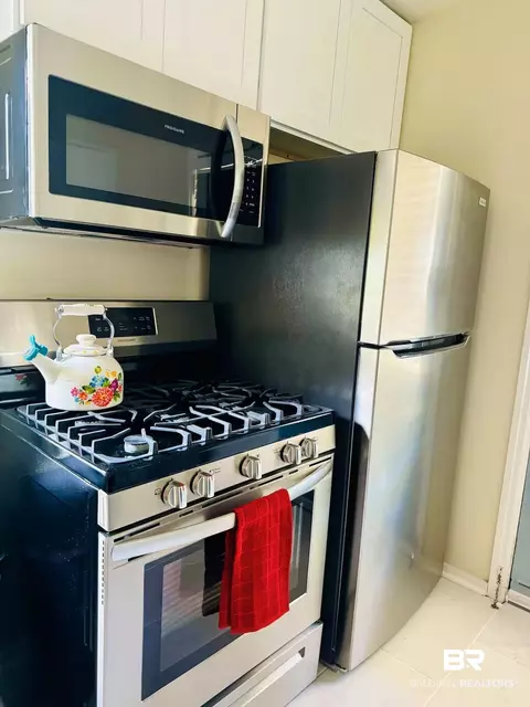 Kitchen - 159 Vipon Ave, Mobile, AL 36606 photo 2 of 2