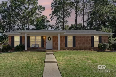 5612 N Vista Bonita Dr, Mobile, AL 36609