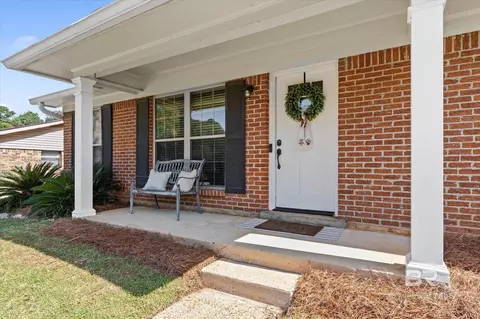 5612 N Vista Bonita Dr, Mobile, AL 36609