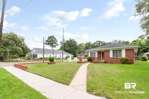 1901 Dauphin St, Mobile, AL 36606 photo 2