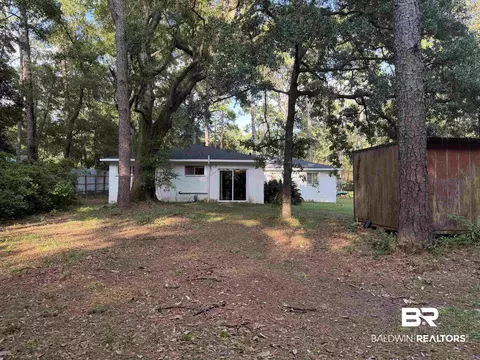 Exterior - 1401 Forest Ridge Rd, Mobile, AL 36618 photo 4 of 5