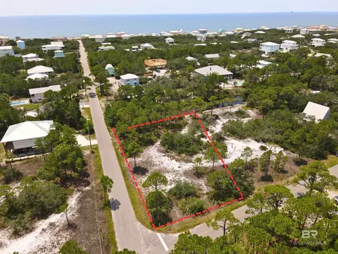 7020 Palmetto Dr, Gulf Shores, AL 36542