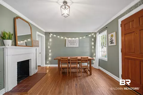 Dining - 205 Pinehill Dr, Mobile, AL 36606 photo 1 of 2