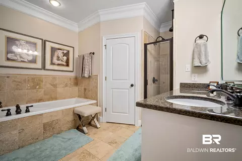 Bath - 2805 Grant St, Mobile, AL 36606 photo 1 of 3
