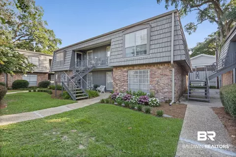 207 S Mobile St #204, Fairhope, AL 36532