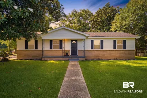 901 W 7th St, Bay Minette, AL 36507