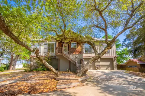 309 W 12th Ave, Gulf Shores, AL 36542