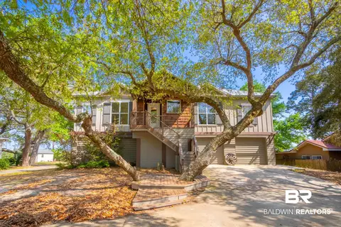 309 W 12th Ave, Gulf Shores, AL 36542