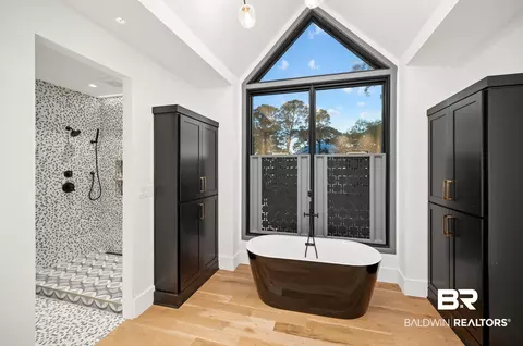 Bath - 33349 River Rd, Orange Beach, AL 36561 photo 1 of 7