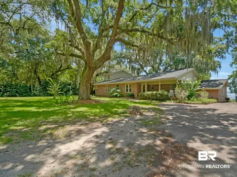 7079 Oak St, Milton, FL 32583