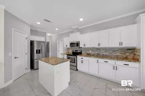Kitchen - 10147 Lyttleton Loop, Lillian, AL 36549 photo 2 of 2